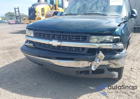 2001 Chevrolet Silverado 1500 Ls из США, поврежденный, VIN 2GCEC19V811118417